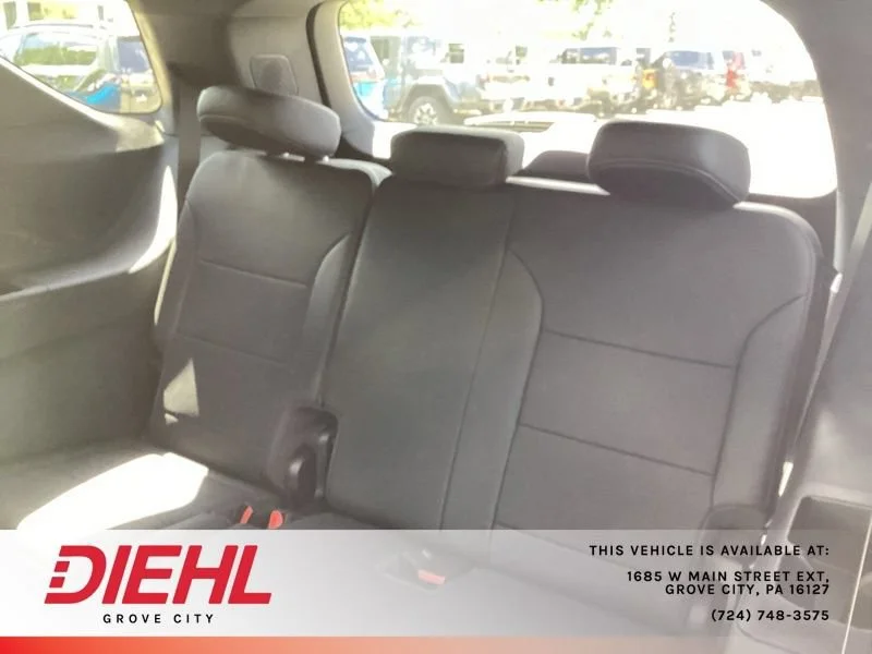 Used 2024 RADIANT RED TINTCOAT Chevrolet Premier image 13