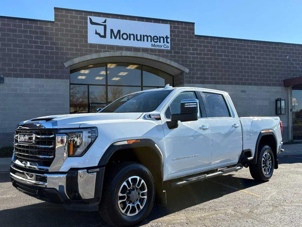 2025 GMC Sierra SLT 4WD Crew Cab Standard Box SRW's photo