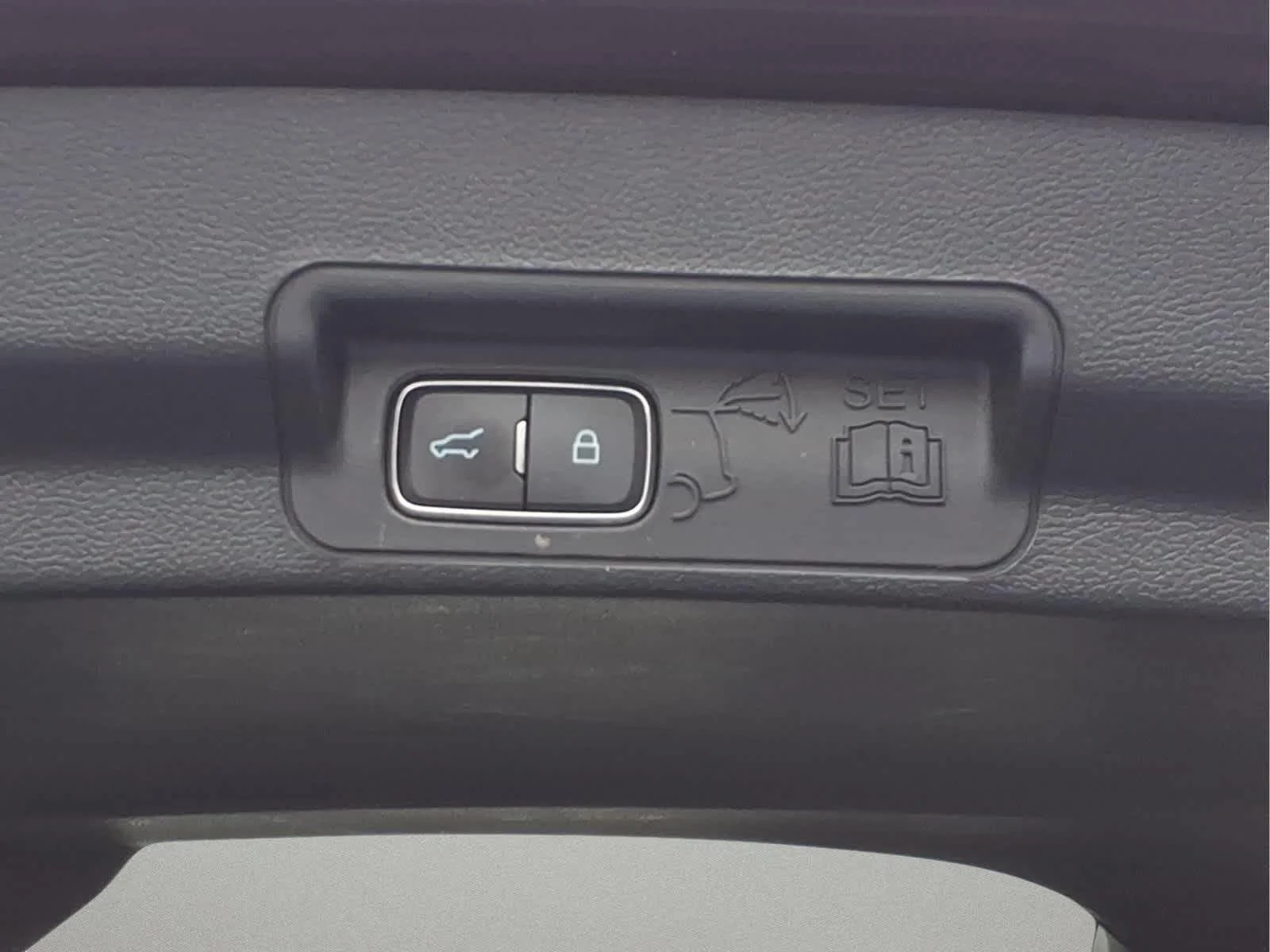 Used 2022 Jewel Red Ford XLT image 7