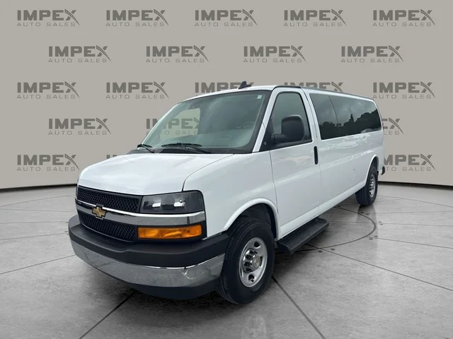2025 Chevrolet Express 3500 LT