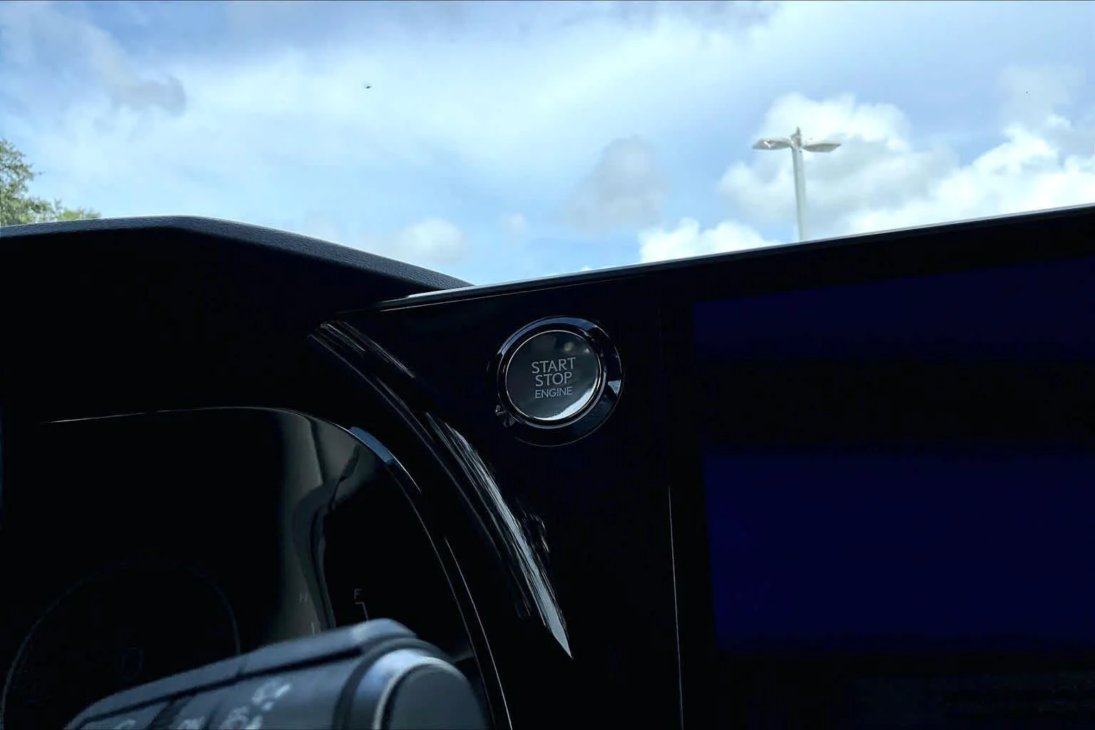 Used 2024 Iridium Lexus Premium image 33