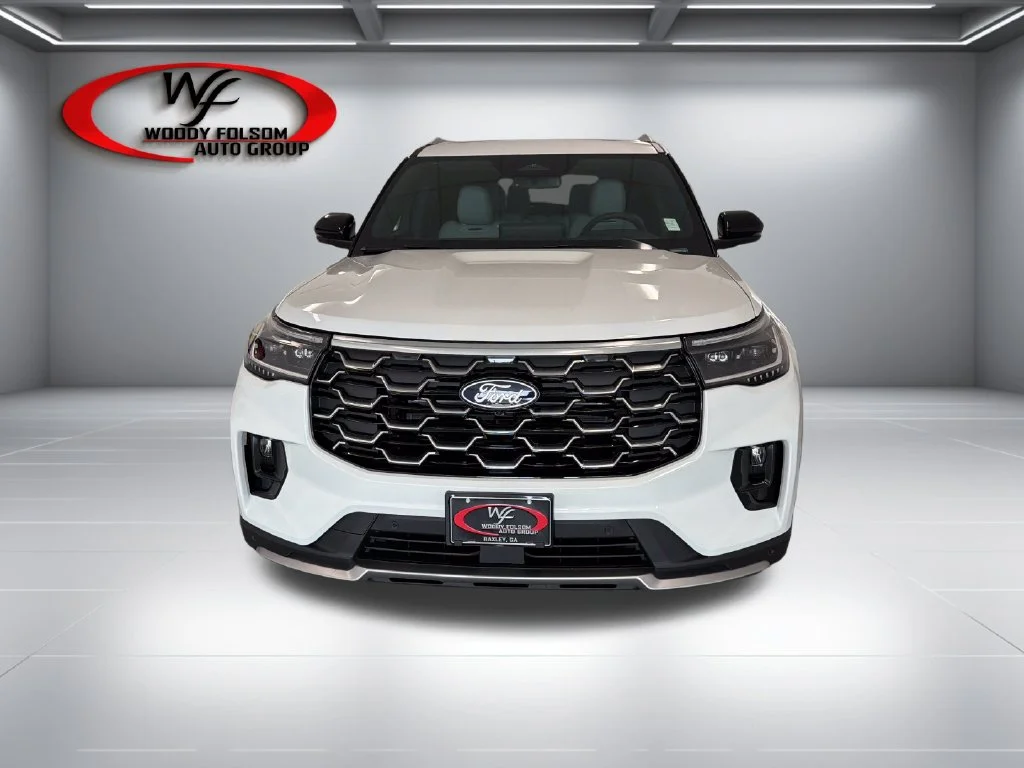 New 2027 White Ford Platinum image 2
