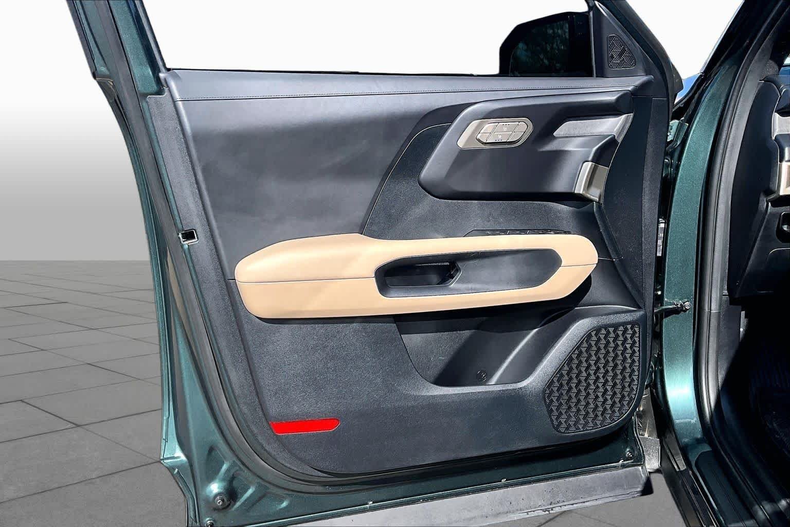 Used 2027 Black Jade Green Kia EX image 21