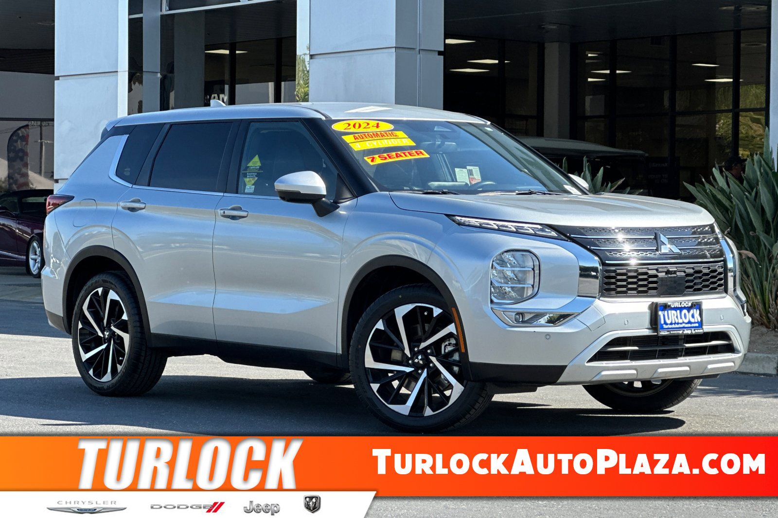 2024 Mitsubishi Outlander SE