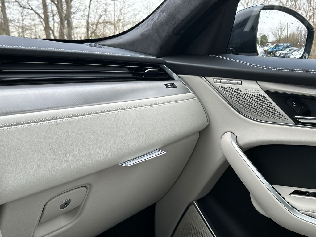 2026 Jaguar F-Pace R-Dynamic S - Photo 19