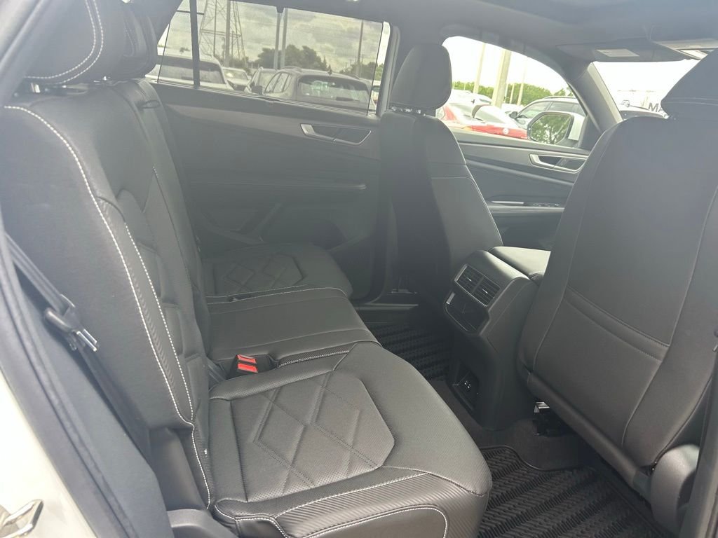 New 2026 White/off-white Volkswagen 2.0T SE w/Technology image 43