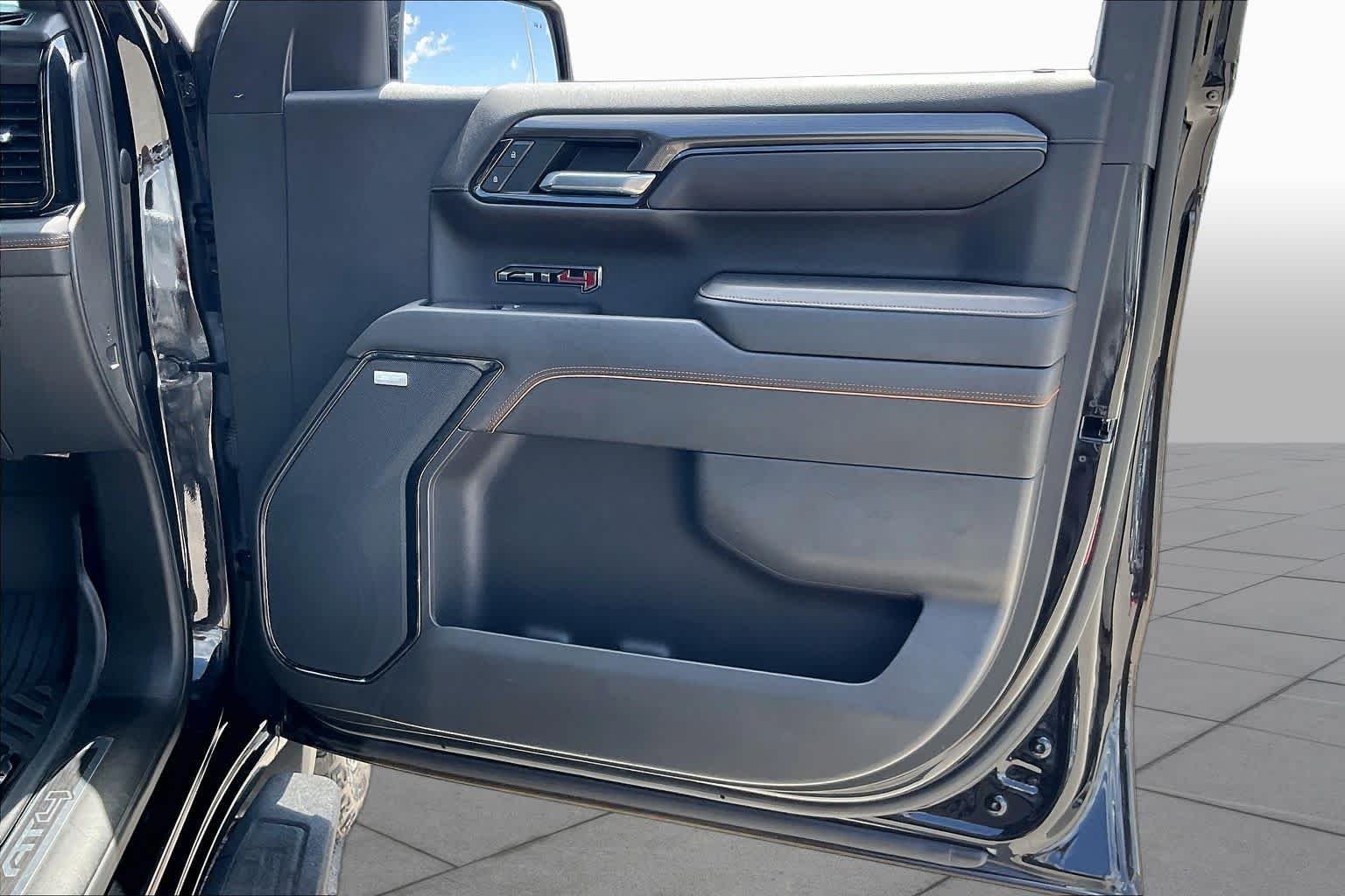 Used 2022 Onyx Black GMC AT4 image 23