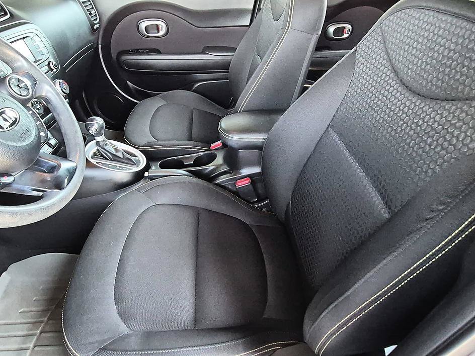 Used 2016 Fathom Blue Kia + image 15