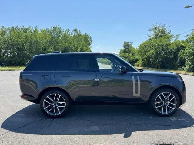 New 2026 Carpathian Grey Land Rover SE image 6