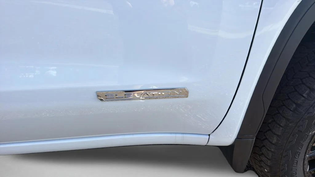 New 2026 Summit White GMC Elevation image 25