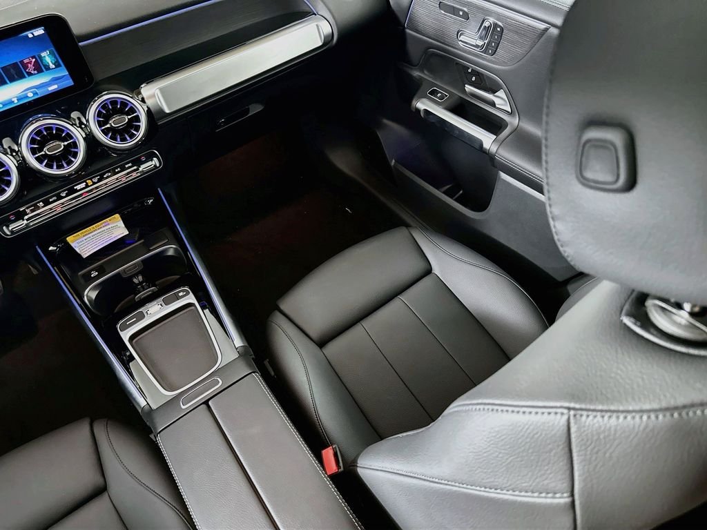 New 2026 Mountain Grey Metallic Mercedes-Benz GLB 250 image 23