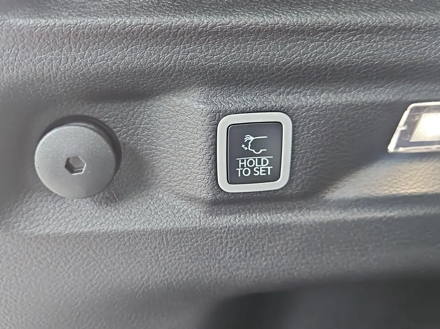 New 2026 Silver Zynith Jeep Laredo X image 15