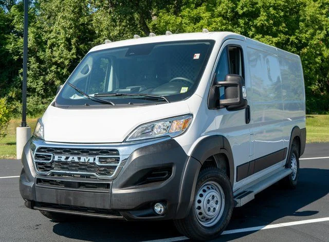 Used 2025 White Ram Base image 1