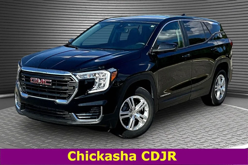 Used 2022 Black GMC SLE image 1