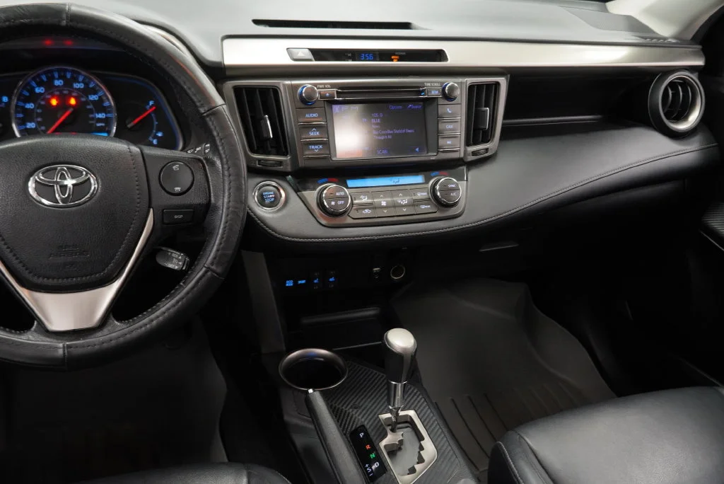 Used 2013 Silver Toyota Limited image 23