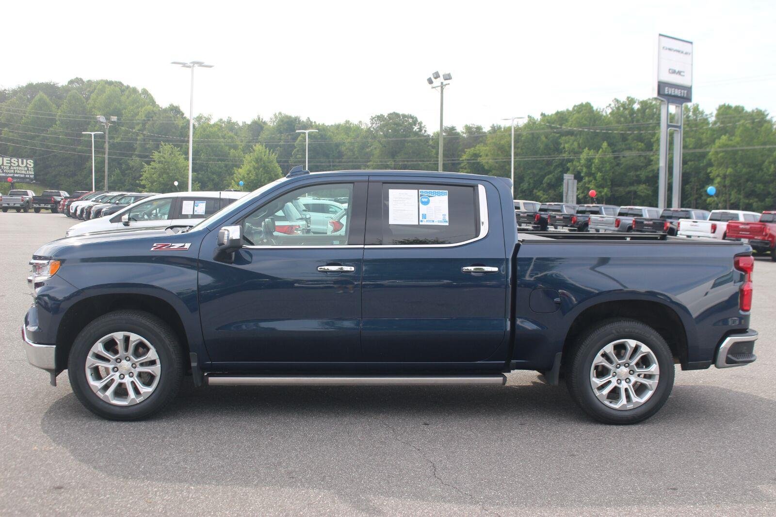 Used 2022 Northsky Blue Metallic Chevrolet LTZ image 4