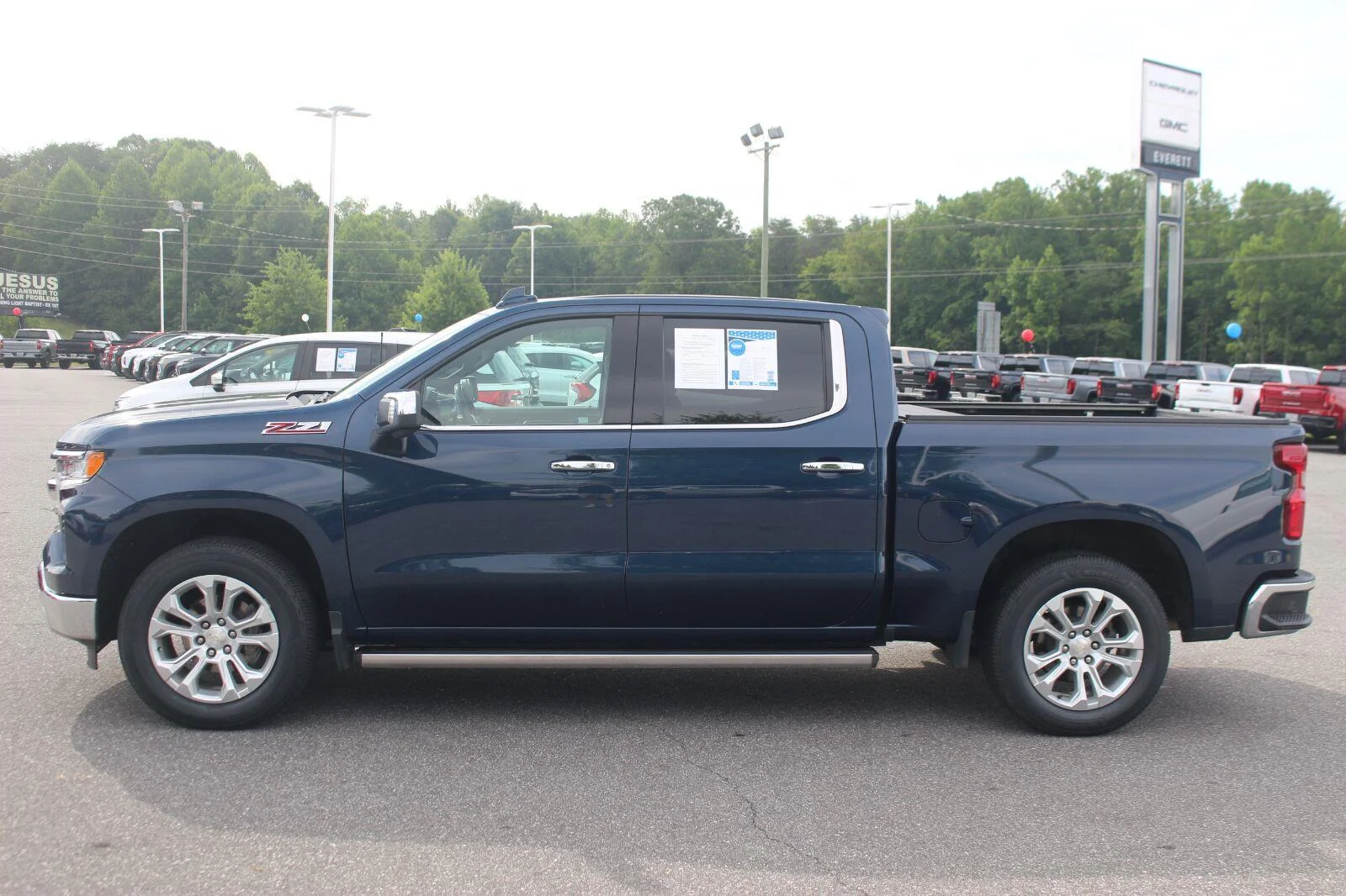 Used 2022 Northsky Blue Metallic Chevrolet LTZ image 4