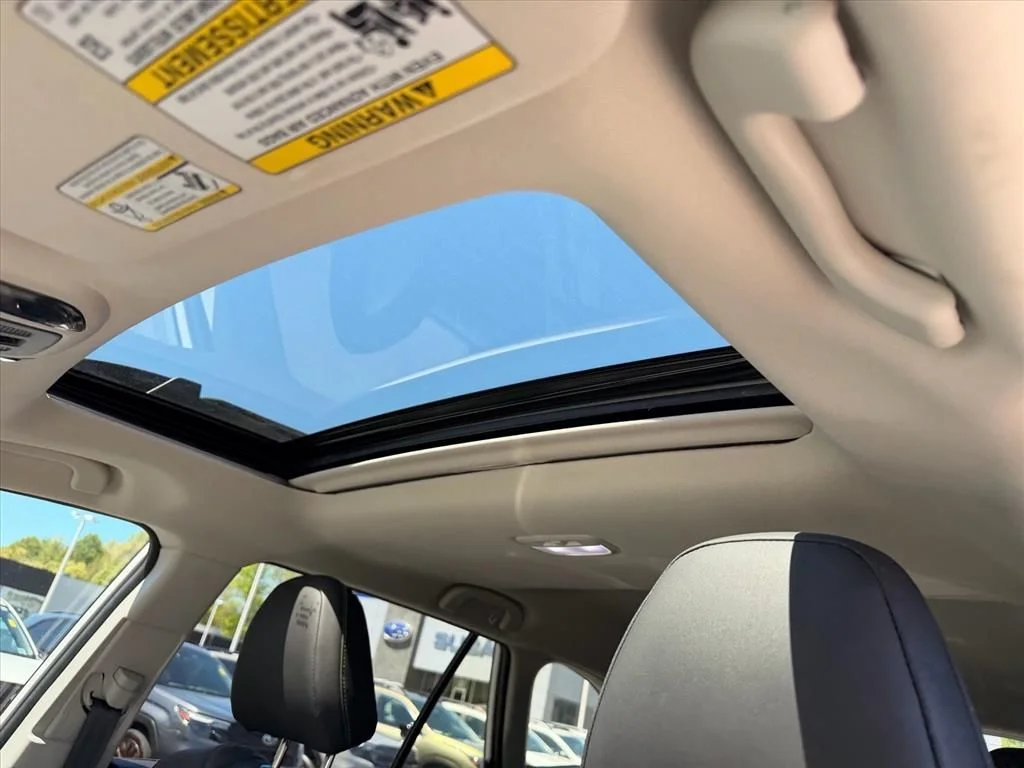 Used 2025 White Subaru Onyx Edition XT image 19