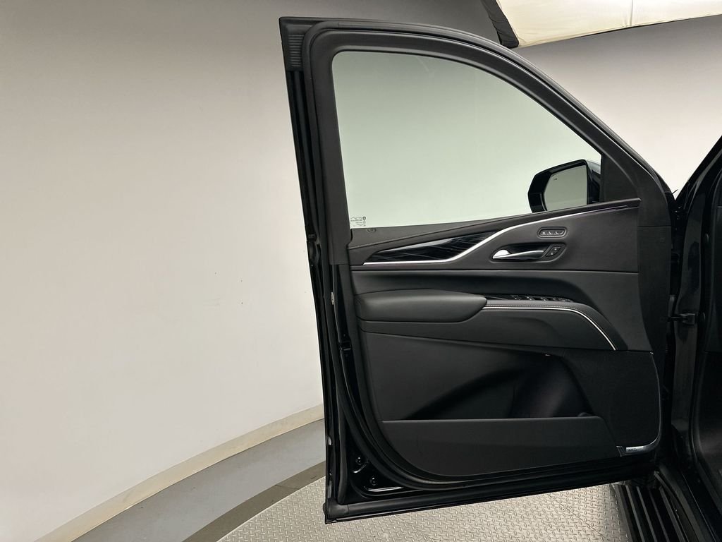 Used 2022 Black Raven Cadillac Sport image 22