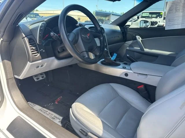 Used 2005 Arctic White Chevrolet Base image 14