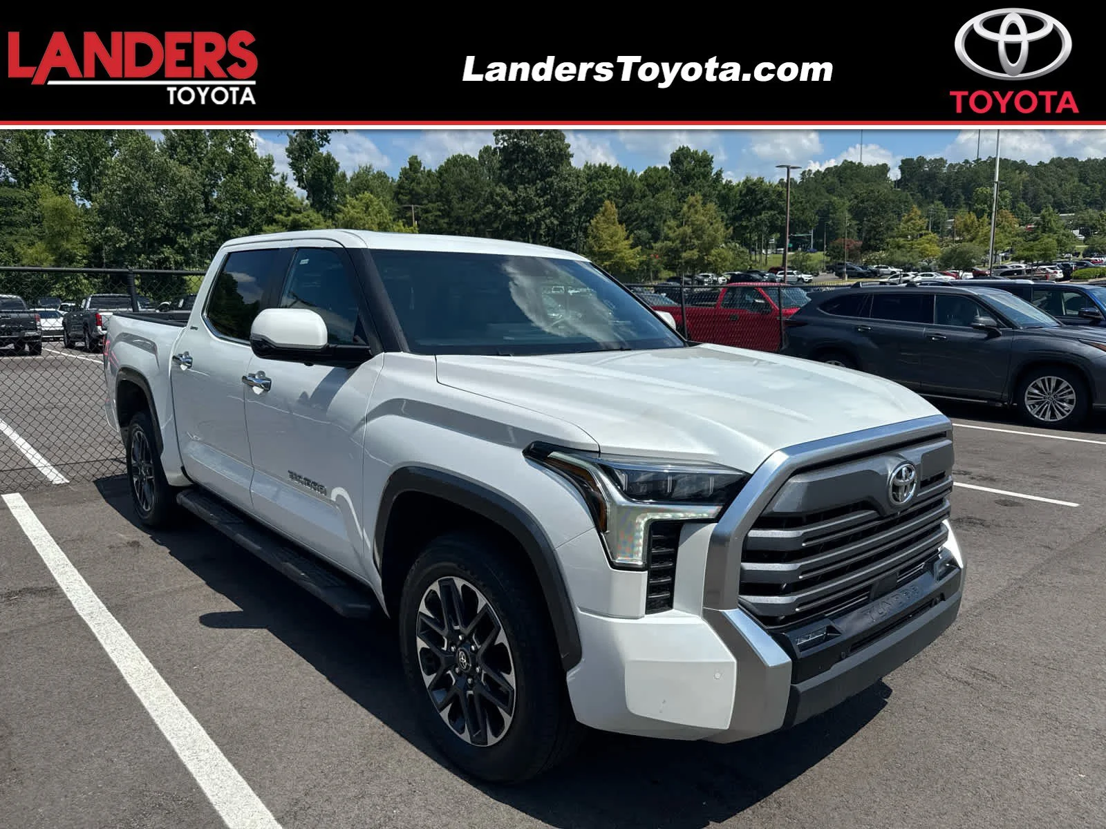 Tundra　デュアルランド Pre-Owned 2025 Toyota Tundra 4WD Limited Crew Cab Pickup in Little
