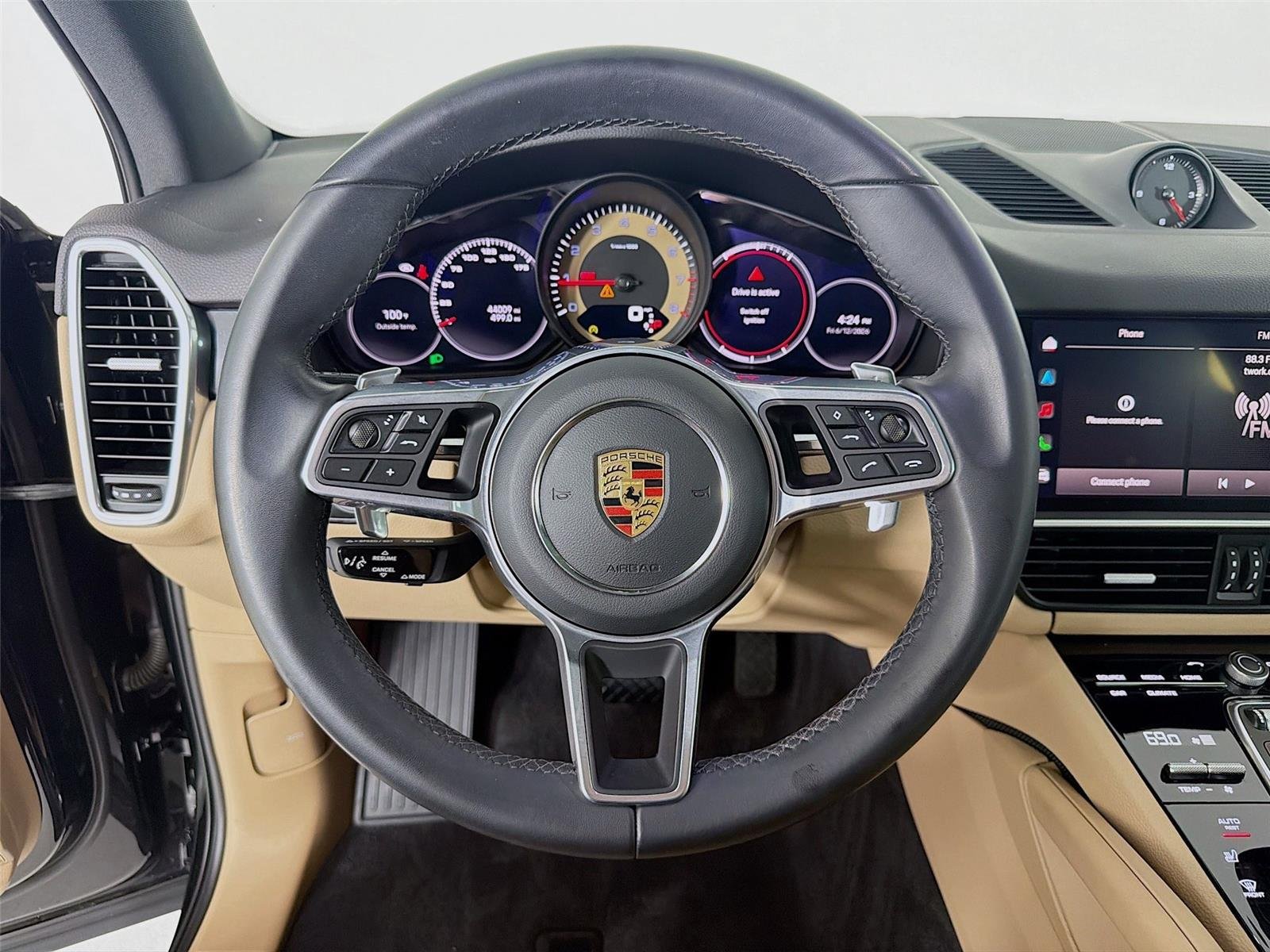 Used 2023  Porsche  image 11