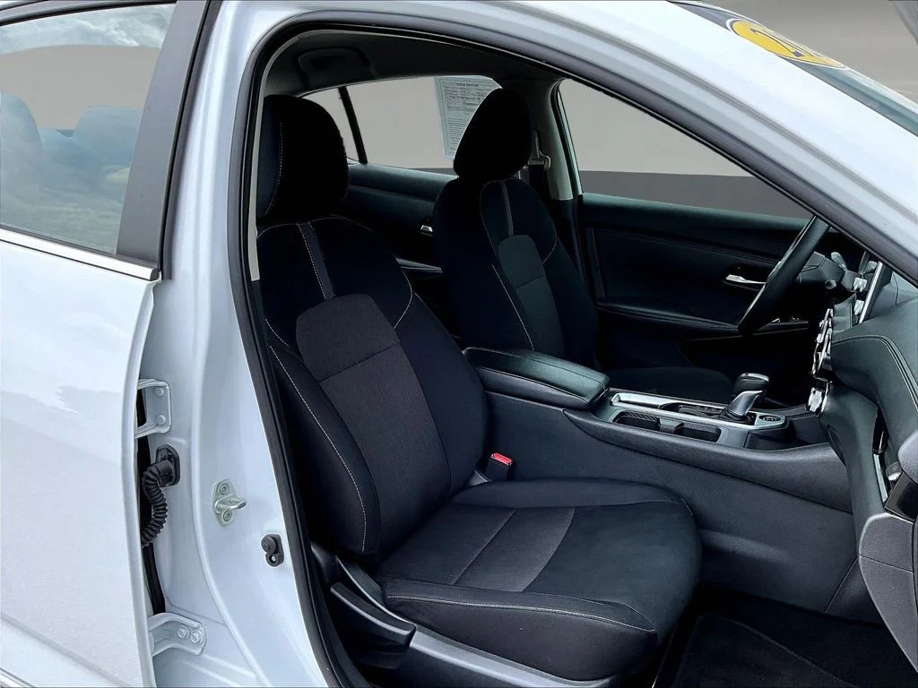 Used 2023 White Nissan SV image 30