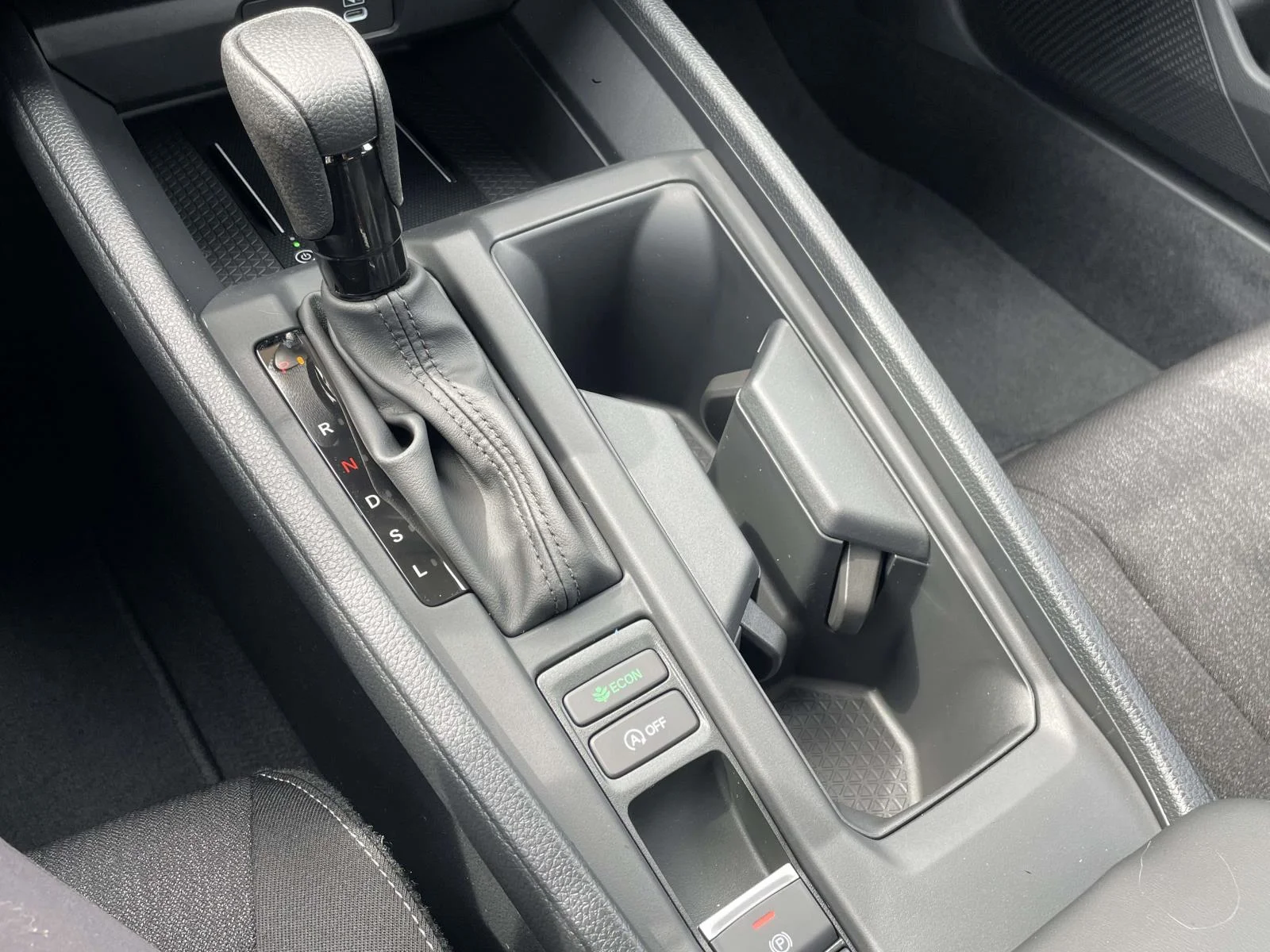 New 2026 Urban Gray Pearl Honda SE CVT image 12