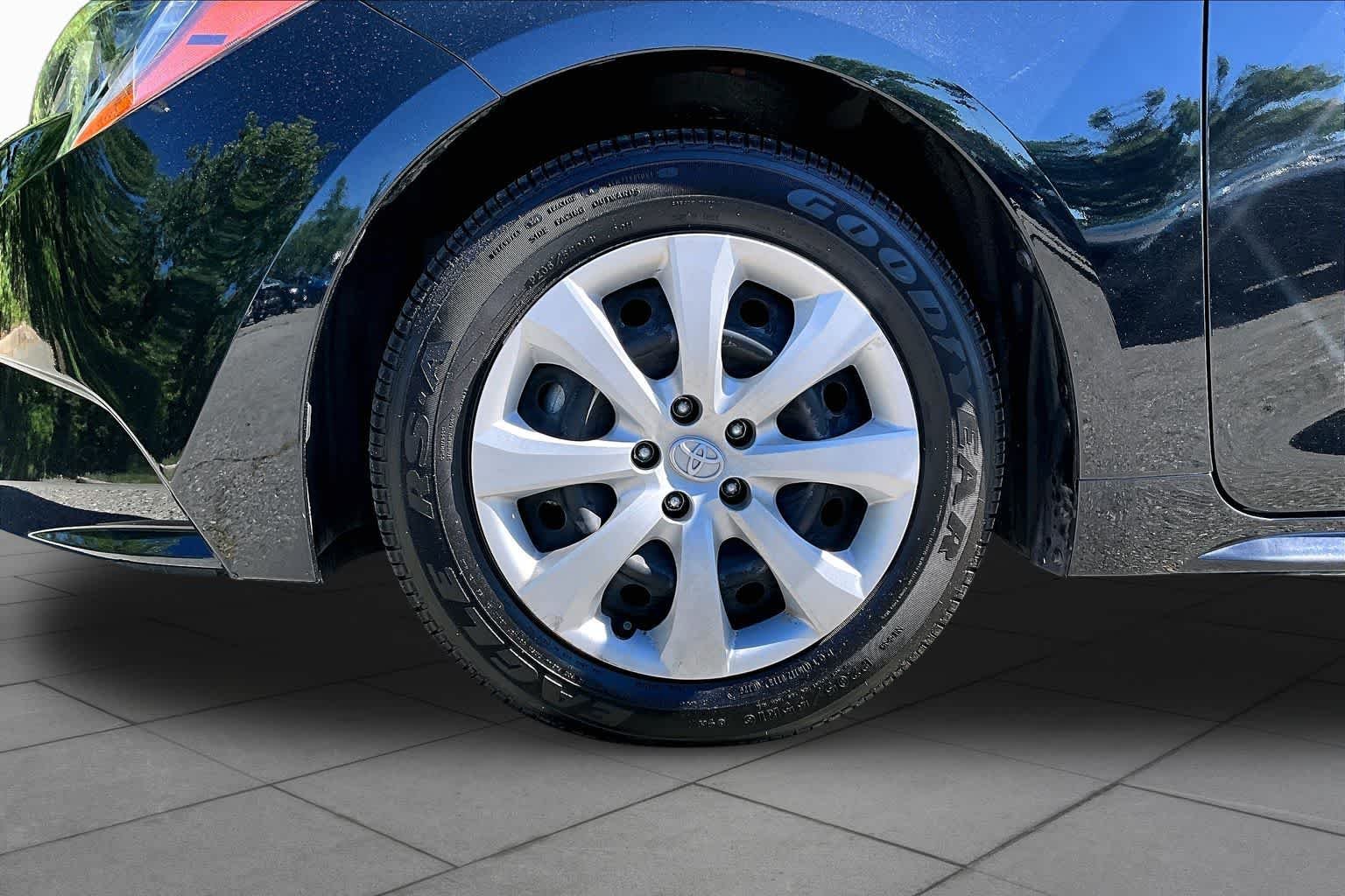 Used 2024 Midnight Black Metallic Toyota LE image 20