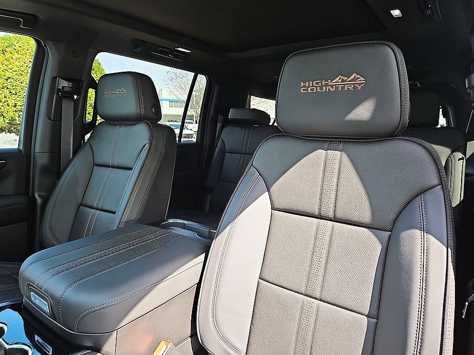 2026 Chevrolet Suburban High Country - Photo 16