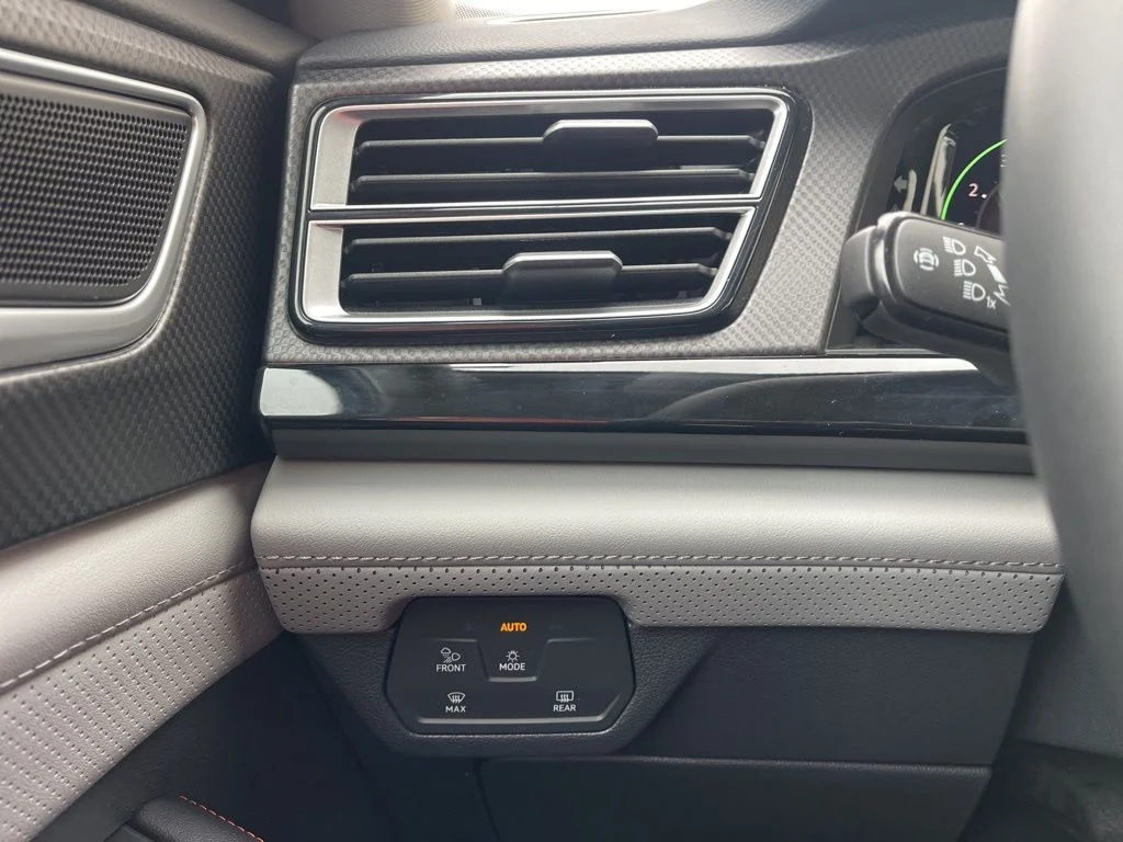 New 2026 Pure Gray Volkswagen 2.0T Peak Edition image 13