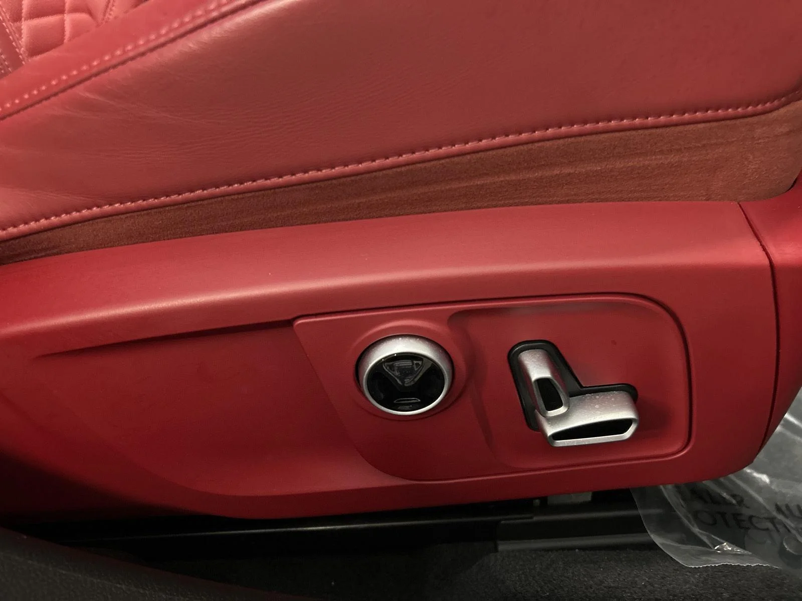 Used 2022 Nero Ribelle Metallic Maserati Modena Q4 image 22