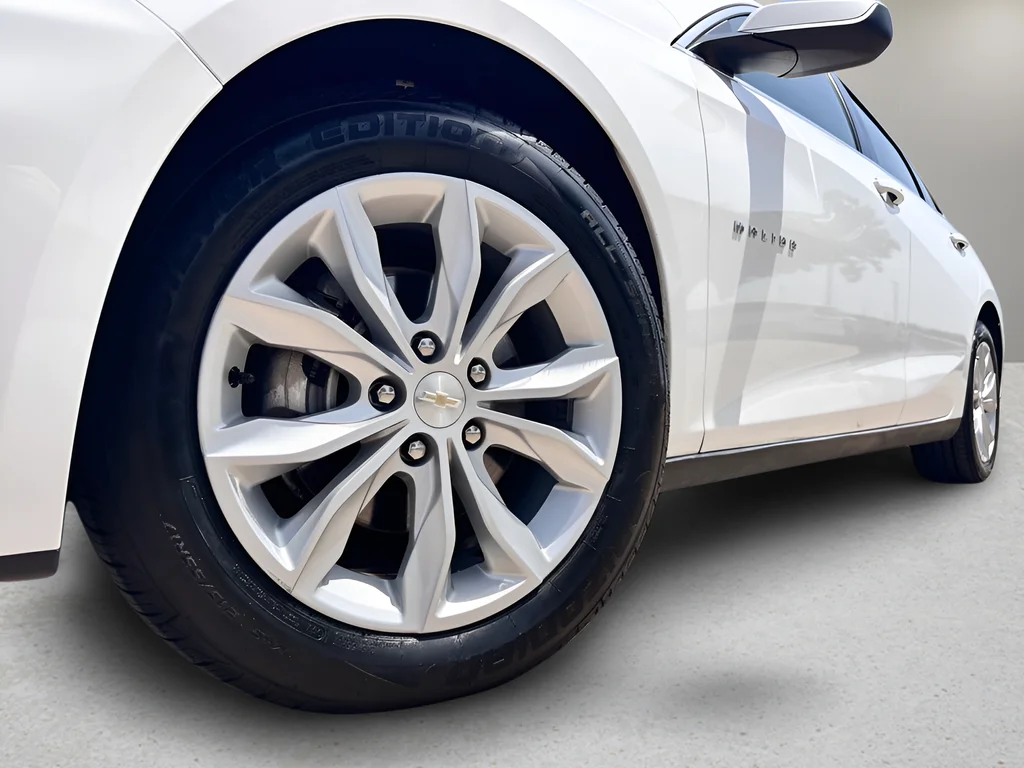 Used 2024 White Chevrolet LT image 25