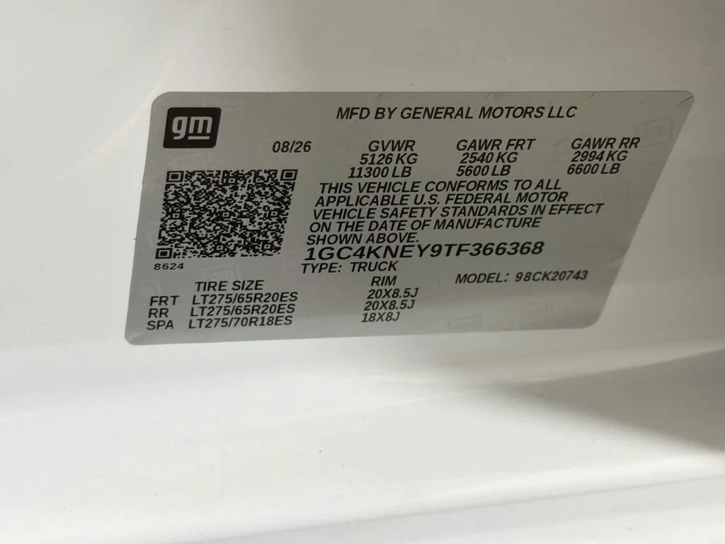 New 2026 Summit White Chevrolet LT image 27