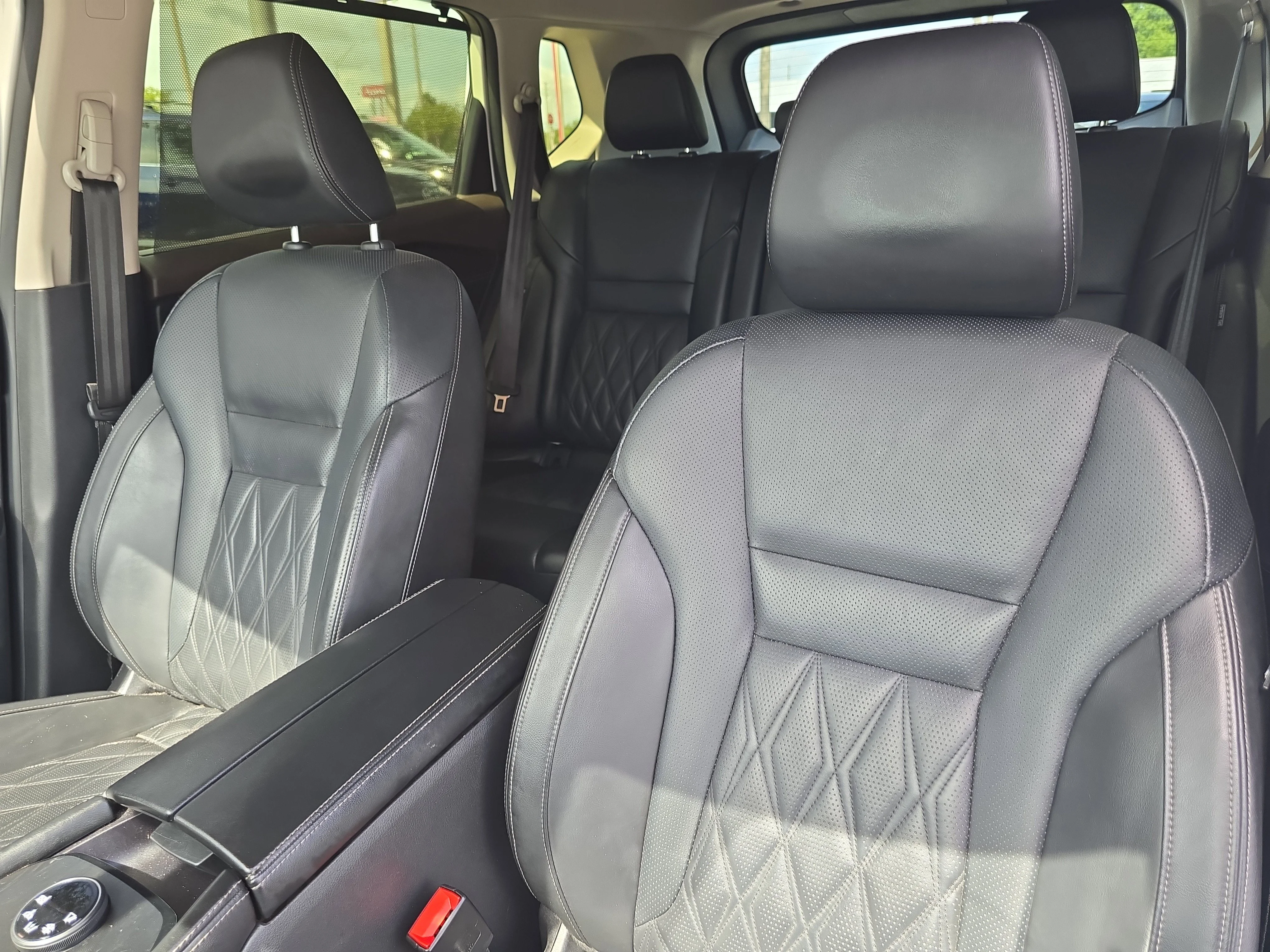Certified Used 2023 Pearl White Tricoat Nissan Platinum image 22