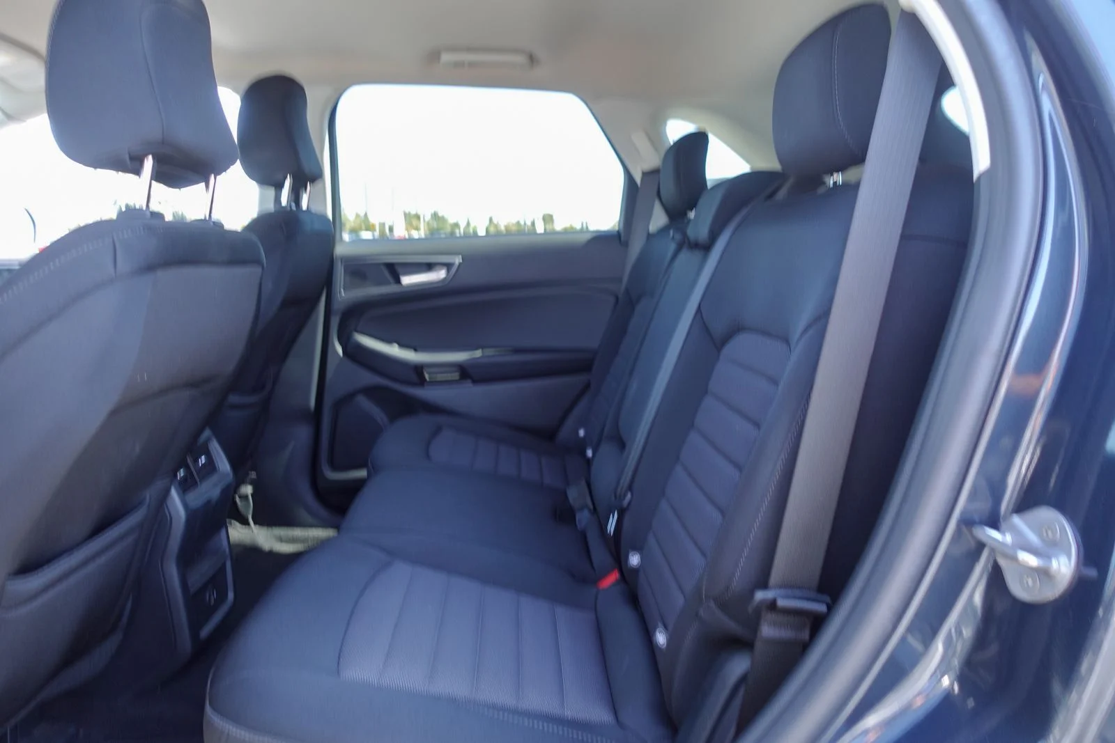 Used 2022 Blue Metallic Ford SE image 12