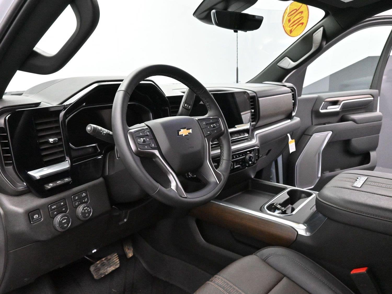 Used 2026 Polar White Tricoat Chevrolet High Country DRW image 16