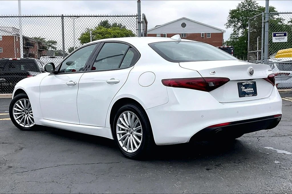 Used 2022 White Alfa Romeo Sprint image 10