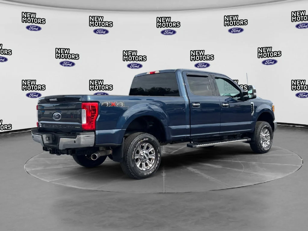 Used 2017 Blue Ford XLT image 5