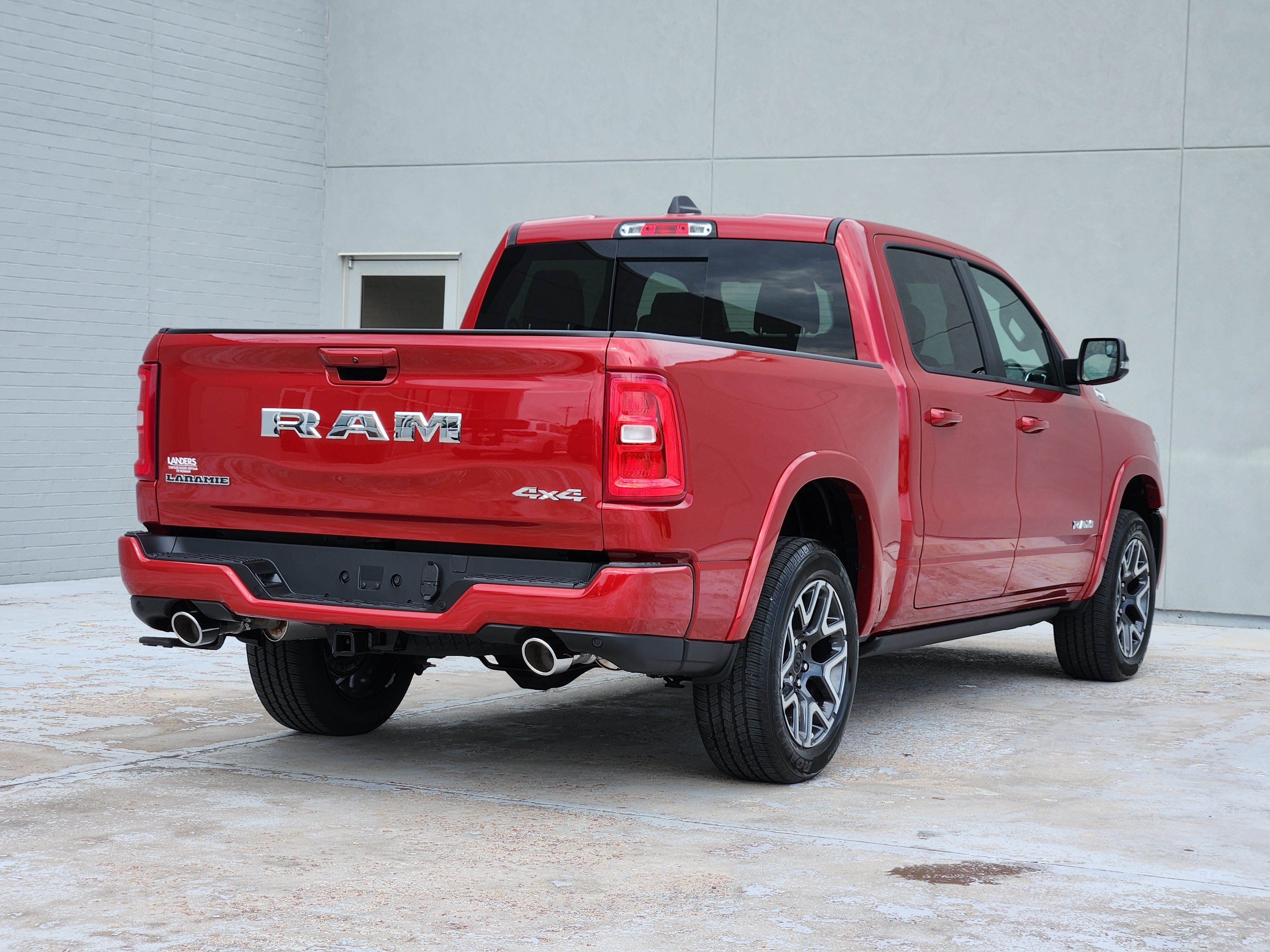 New 2026 Molten Red Pearl-Coat Exterior Paint RAM Laramie image 4
