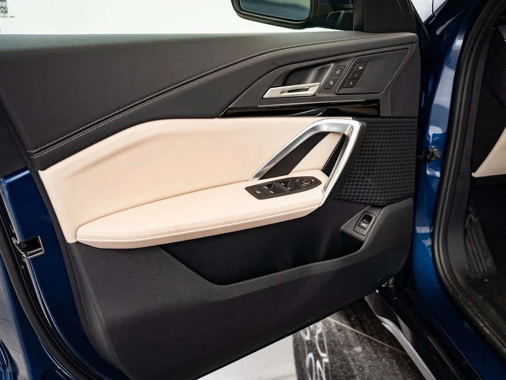 Used 2025 Blue Metallic BMW xDrive28i image 24