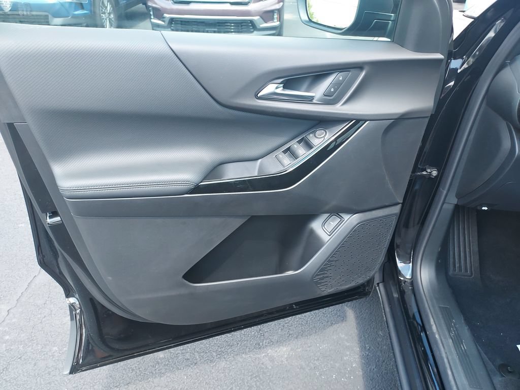 New 2027 Mosaic Black Metallic Chevrolet LT image 11