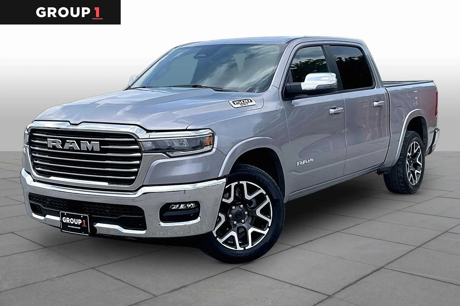 2025 RAM 1500 Laramie 4x4 Crew Cab 5'7's photo