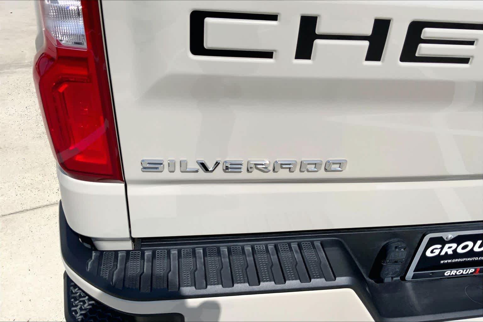 Used 2026 Summit White Chevrolet RST image 30