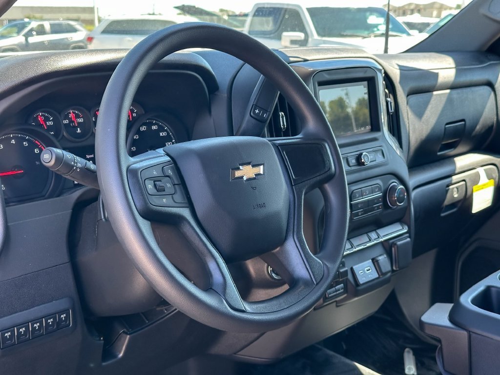 New 2026 Summit White Chevrolet WT image 18