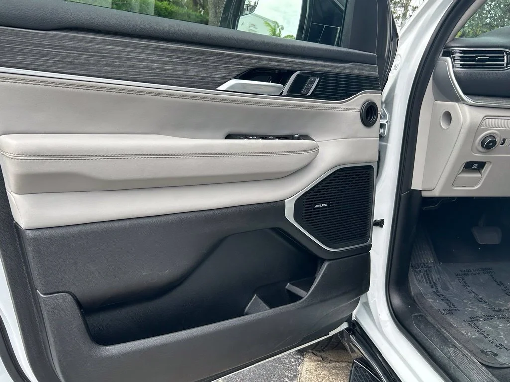 Used 2024 White Jeep Series II image 15