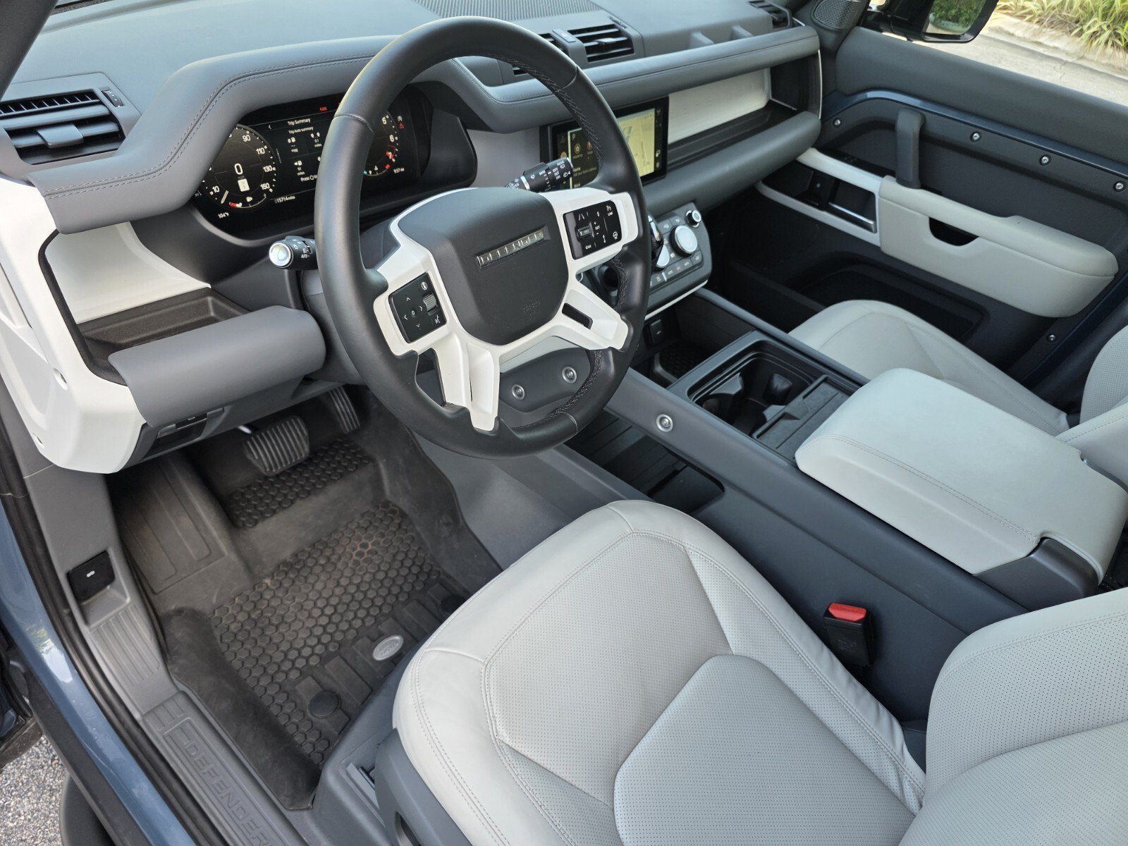 Certified Used 2024 Tasman Blue Metallic Land Rover 110 P400 S image 11