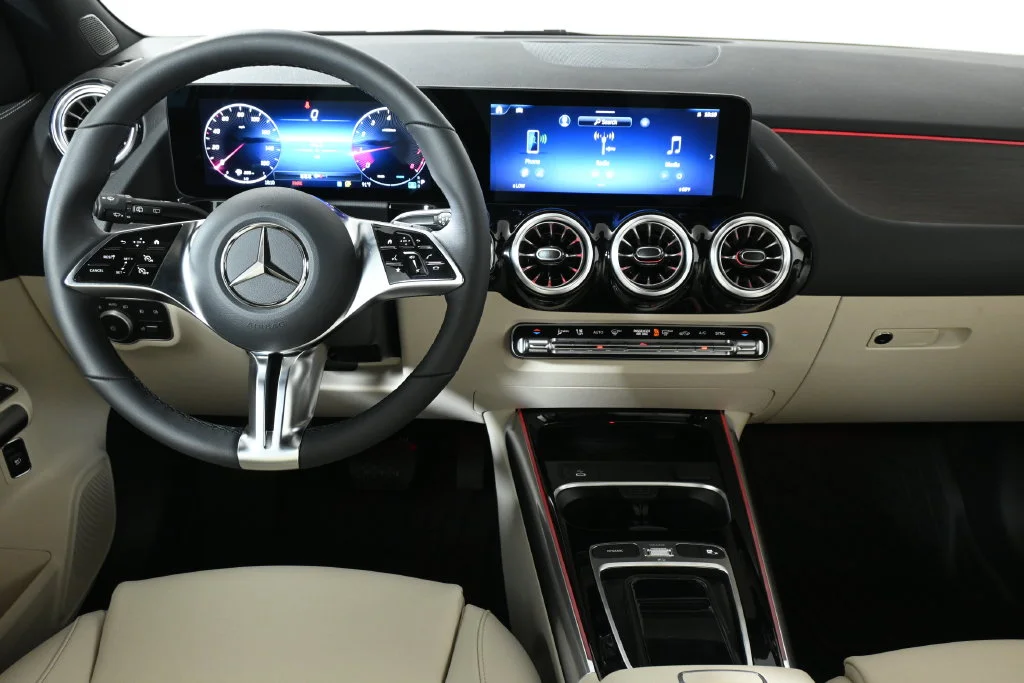 Used 2026 Gray Mercedes-Benz GLA 250 image 16