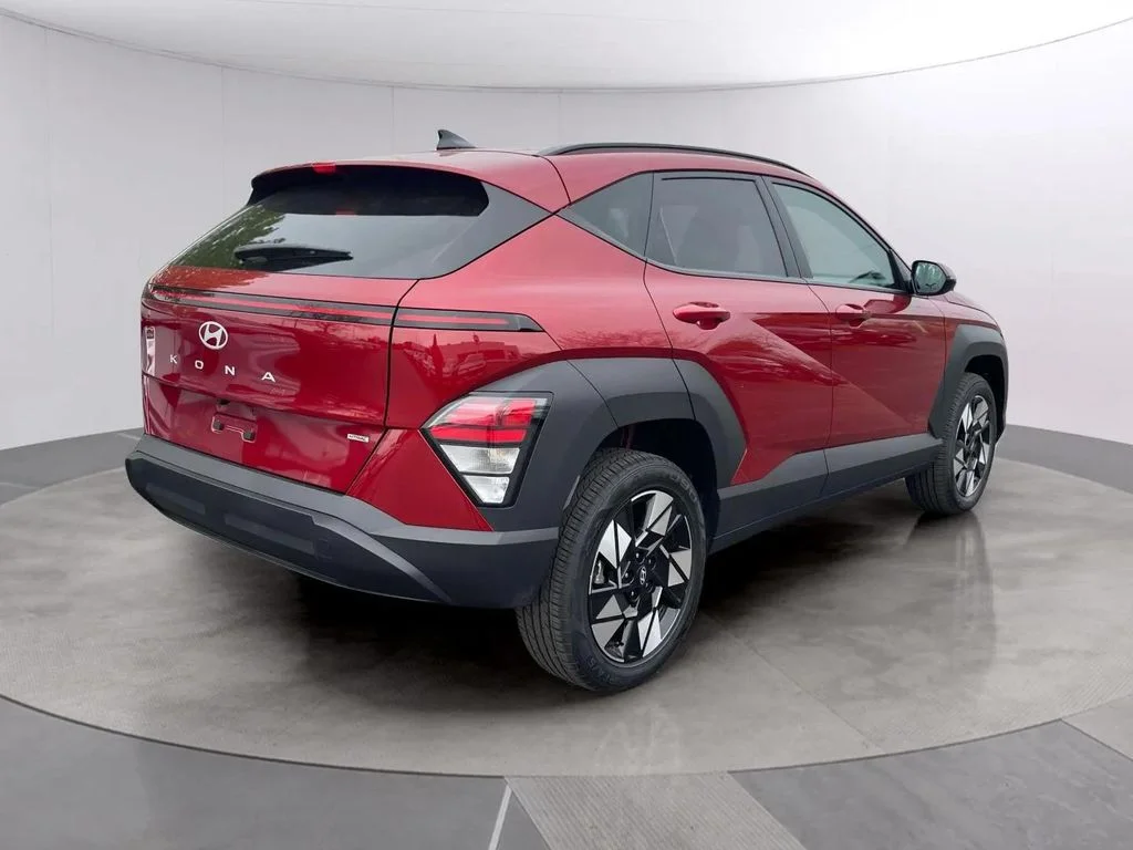Used 2025 Ultimate Red Metallic Hyundai SEL image 5