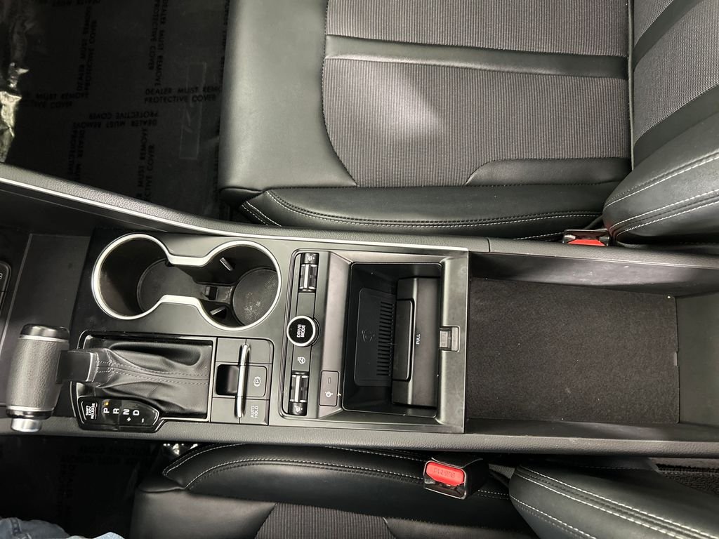 Used 2023 White Kia GT-Line image 15